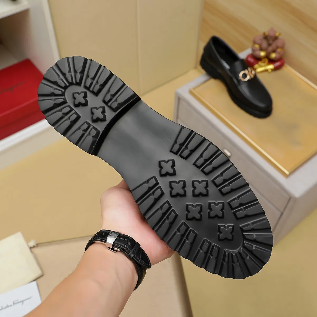 Men's shoes 💰440 Ferragamo [Ferragamo] top imported suit men's shoes 💯Original copy of the official website, product materials: selected imported embossed calfskin + luxury hardware buckle accessories ~ imported water-dyed cow 🐂 leather lining. Strong three-dimensional visual effect, original combination outsole, multiple colors available😘 Size: 39-44 (38.45.46. Customized)